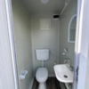 Conteneur de toilettes double 2,20 × 1,30 m avec 2 WC2 Conteneur de toilettes double 2,20 × 1,30 m avec 2 WC
