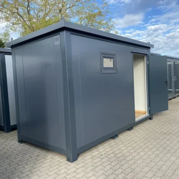 conteneur sanitaire1 PMR Conteneur de toilettes double 4 × 2 m avec rampe d’accès PMR