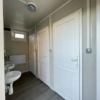 conteneur douche 6 personnes7 Conteneur de douche 6 places neuf 2,40 × 6,00 m avec lavabos