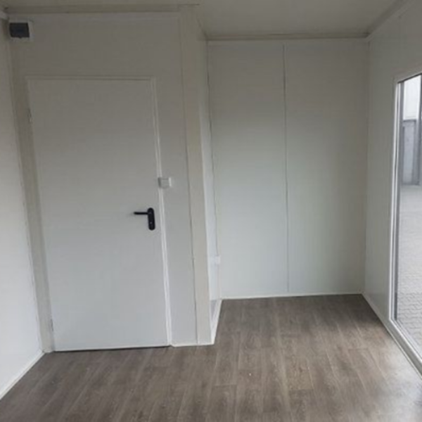 Conteneur bureau de 18 m² avec toilettes