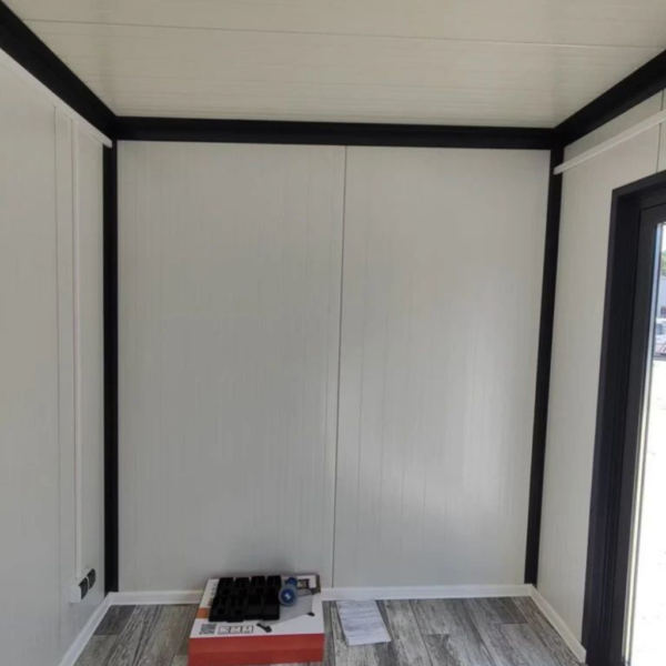 Module bureau préfabriqué 4 × 2,5 m isolé – 10 m²