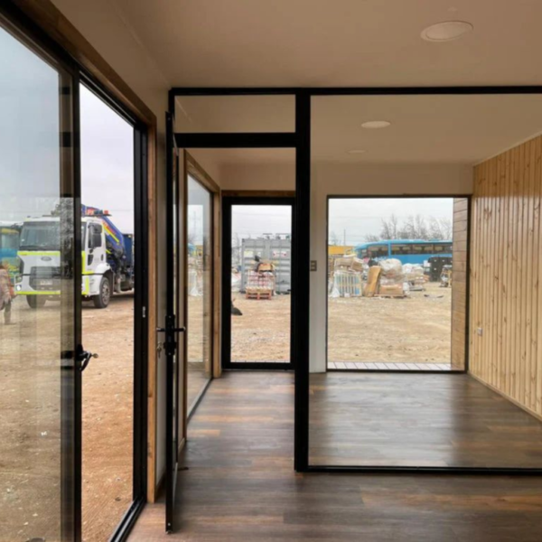 module préfabriqué 8 × 3 m1 Module préfabriqué DALÍ 8 × 3 m avec salle de bains – 24 m²